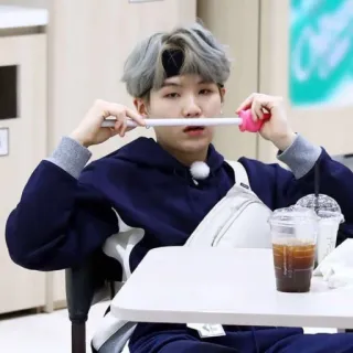 🎭 Suga suga, bts, kpop, penyanyi, musik telegram sticker
