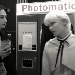 🌼 Photomatic Fotomatón, Cabina de fotos, Blanco y negro, Retratos, Vintage telegram sticker
