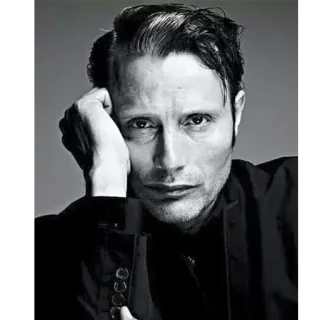 😠 Mads Mikkelsen 俳優, ポートレート, 白黒, 有名人, 男性 telegram sticker