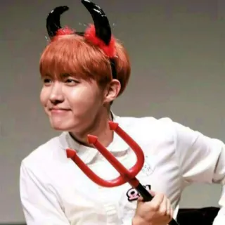 😈 J-Hope Джей-Хоуп, BTS, Дьявол, Красные рога, K-pop, Человек, Мужчина whatsapp sticker