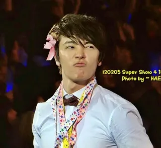 😤 Super Show 4 Tour 120205 Super Show 4 Tour Photo by ~HAE K-pop, cantante, concerto, performance, pop coreano, intrattenimento telegram sticker