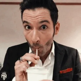 🥃 Lucifer Morningstar Lucifer 루시퍼, 톰 엘리스, TV 쇼, 술, 악마, 잘생긴 whatsapp sticker