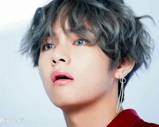 😳 V kpop, bts, v, kim taehyung, cantante, idol, celebrità telegram sticker