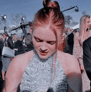 🥕 Sadie Sink rote Haare, Promi, Schauspielerin, Porträt, junge Frau whatsapp sticker