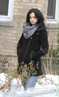 🥀 Jessica Jones femme, manteau, écharpe, actrice, urbain, portrait telegram sticker