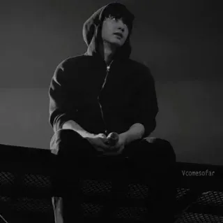 ♥️ Vconessofar 후드티, 사람, 앉아있는, 흑백, 인물 사진 telegram sticker