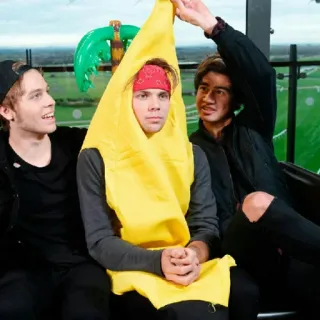💡 Banane, Kostüm, lustig, Unterhaltung, Leute, Gruppe telegram sticker
