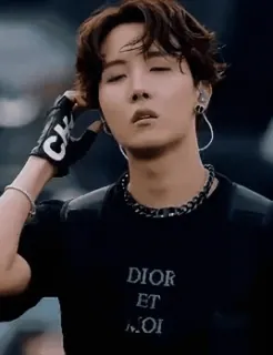 🥵 DIOR
ET
MOI fashion, dior, k-pop, black shirt, man telegram sticker