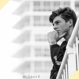 〽️ @clicrf orang, pria, remaja, melihat, profil, potret whatsapp sticker