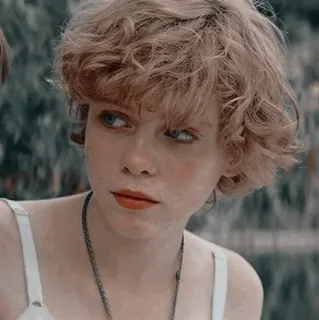 🌻 Sophia Lillis atriz, retrato, menina, Sophia Lillis telegram sticker