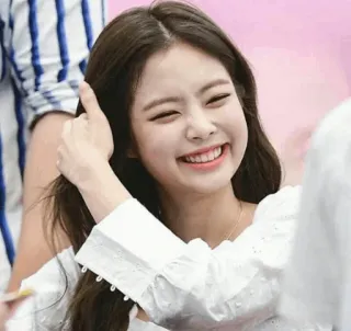🌼 Jennie kpop, chanteuse, idol, jennie kim, célébrité, femme, sourire, blackpink telegram sticker