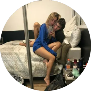 ❤️ casal, selfie, cama, jovens adultos, relacionamento telegram sticker