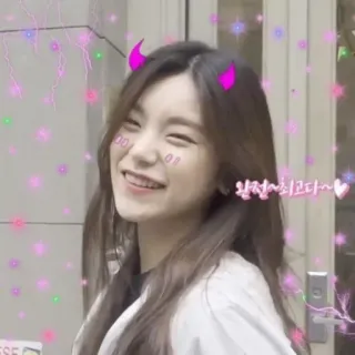 🌸 완전 최고다~ femme, fille, sourire, coréen, cornes de diable, k-pop telegram sticker