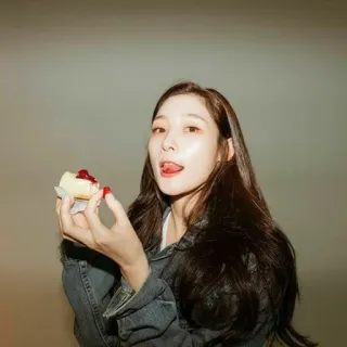 🍥 女人, 吃, 蛋糕, 甜点, 肖像, 女孩, 食物 telegram sticker
