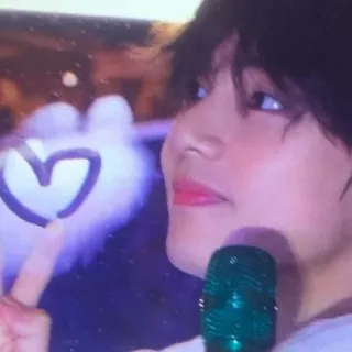 🕸 kpop, знак мира, сердце, микрофон, человек, айдол telegram sticker