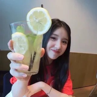 🤪 limonade, boisson, femme, boisson, citron, rafraîchissement, fille telegram sticker