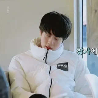 🐹 창가에 Person, schlafend, Koreanischer Text, Winterkleidung, Jacke, Fila telegram sticker