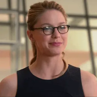 ✨ Kara Danvers Supergirl Kara Danvers, Supergirl, glasses, woman, reporter whatsapp sticker