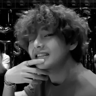 🖤 V kpop, bts, idol, chanteur, V, personne, cheveux bouclés whatsapp sticker