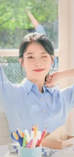 🦋 IU IU, cantora coreana, óculos, piscadela, cantora whatsapp sticker