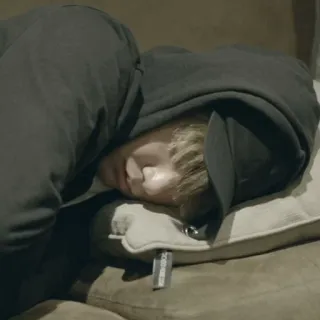 😴 ngủ, người, ghế sofa, gối, áo hoodie telegram sticker