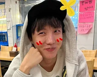 🥰 telegram sticker
