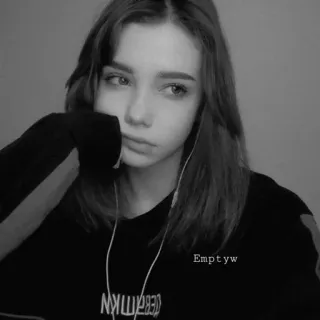 🥀 Emptyw портрет, девушка, оттенки серого, женщина, меланхолия telegram sticker