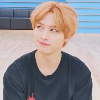 😏 肖像, 男人, 人, 室内, 年轻人, 韩流 whatsapp sticker