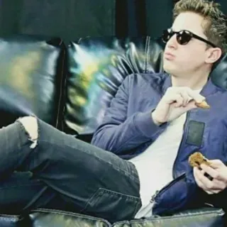 🍼 Charlie Puth singer, celebrity, music, sunglasses, casual telegram sticker