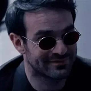 🌟 Daredevil Daredevil, Charlie Cox, Marvel, super-héros, justicier, aveugle, lunettes rondes telegram sticker