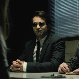 🥊 Daredevil homme, aveugle, matt murdock, avocat, costume, lunettes de soleil, marvel, netflix whatsapp sticker