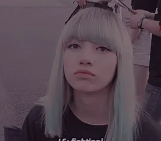 🍭 Fighting! k-pop, garota, cantora, fighting, idol whatsapp sticker