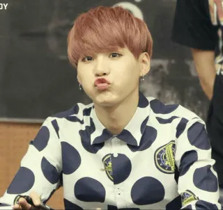 🌼 Suga เคป็อป, นักร้อง, ไอดอล, น่ารัก, มินยุนกิ, BTS telegram sticker