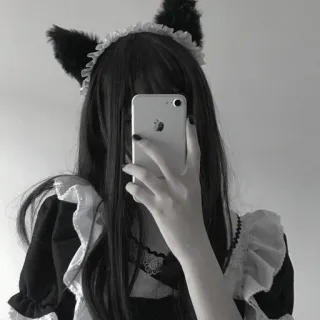 💗 kocie uszy, strój pokojówki, cosplay, selfie, dziewczyna, styl anime, czarno-białe telegram sticker