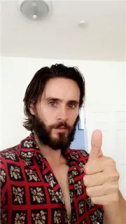 👍 Jared Leto aktor, muzyk, mężczyzna, portret, kciuk w górę, celebryta telegram sticker