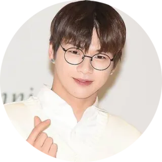 ❤️ kpop, korea, idola, pria, kacamata, hati, penyanyi whatsapp sticker