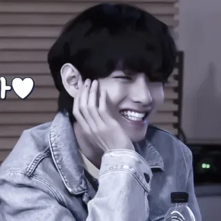 🎟 ㅅ♥ kpop, uśmiech, szczęśliwy, serce telegram sticker