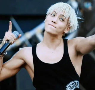 😅 Person, Mann, Sänger, Mikrofon, Kpop, Idol, Interpret whatsapp sticker