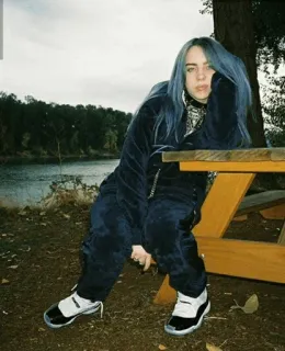 😐 Billie Eilish Billie Eilish, cantante, pelo azul, celebridad, música, retrato telegram sticker