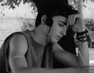 🕳 uomo, cuffie, pensando, pensieroso, adolescente, studente telegram sticker