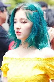 😒 Nancy kpop, chanteuse, célébrité, asiatique, femme, cheveux turquoise telegram sticker