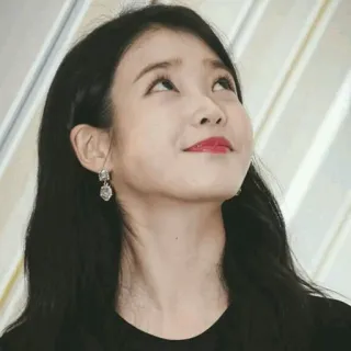 🦋 IU IU, K-pop, Корейская певица, Женщина, Портрет whatsapp sticker