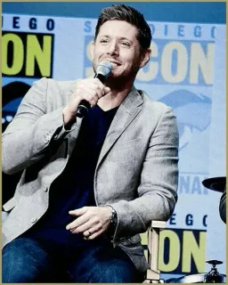 🐚 man, microphone, celebrity, smiling, suit jacket telegram sticker