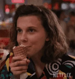 🍧 Eleven Stranger Things NETFLIX Millie Bobby Brown, Stranger Things, Netflix, Eleven, es krim, potret, 80-an whatsapp sticker