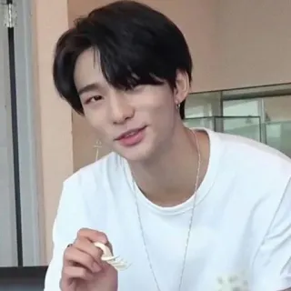 😝 Hyunjin kpop, sänger, musik, hyunjin, idol, stray kids whatsapp sticker