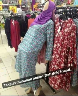😭 Ta quat menahan beban. Dah dulu dulu friend.. whatsapp sticker