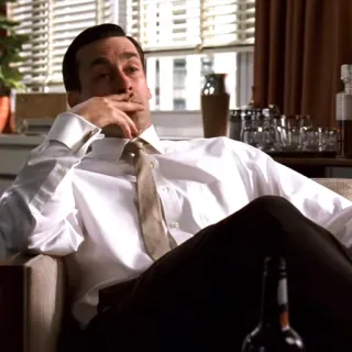 🚬 Don Draper Mad Men homme, assis, détente, boisson, alcool, série TV, personnage telegram sticker