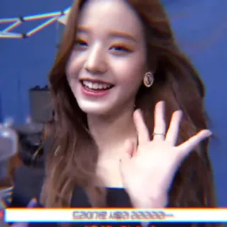 ⛄️ 다정한 손짓 너무 좋아요~~~~ корейский, улыбается, девушка, машет рукой, жест рукой, корейский язык telegram sticker