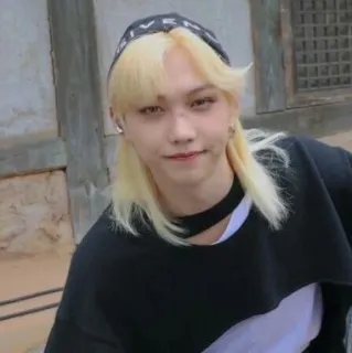 🖤 Felix kpop, musik, potret, rambut pirang, idola, penyanyi telegram sticker
