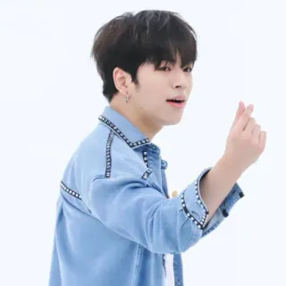 ❤️ kpop, asiatico, maschio, cantante, cuore con le dita whatsapp sticker